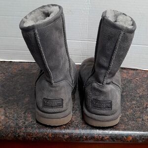 Uggs "Koolaburra" Suade Boots...Size 6